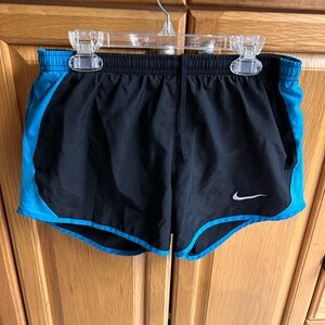 Set of 2 Nike Athletic shorts. Lined. Size small.